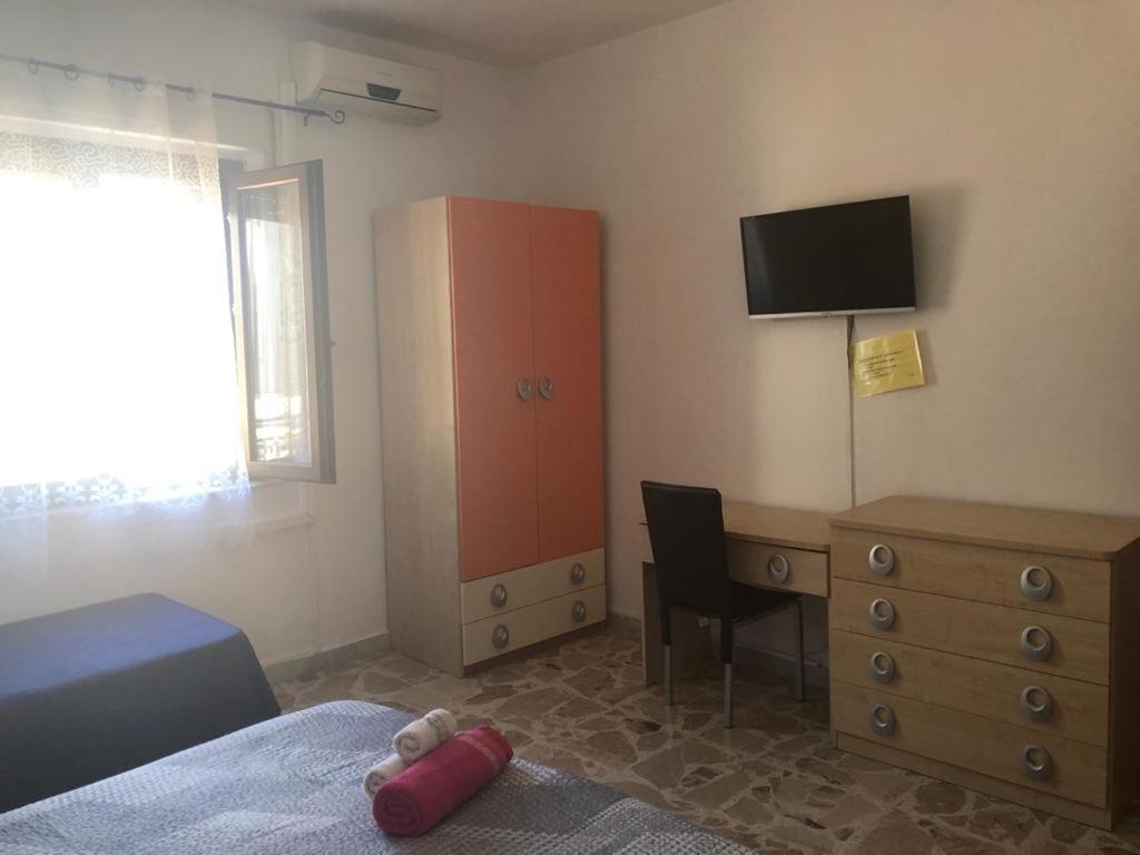 크로토네 Il Girasole B&B 외부 사진