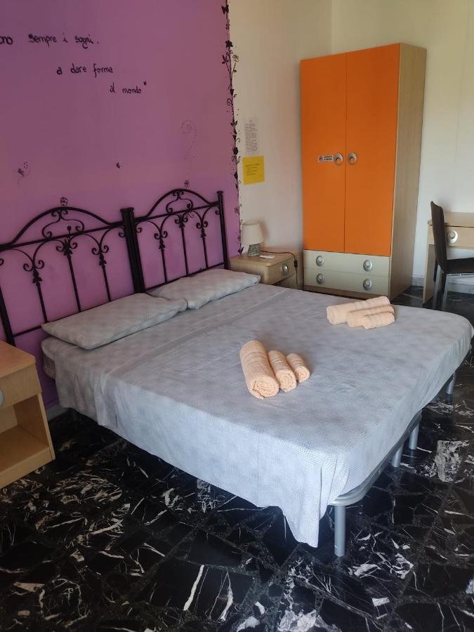 크로토네 Il Girasole B&B 외부 사진